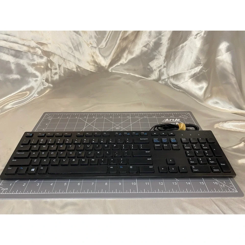 Dell KB216b USB Wired Keyboard Black Slim Quiet Keys for PC/Laptop Tested/works